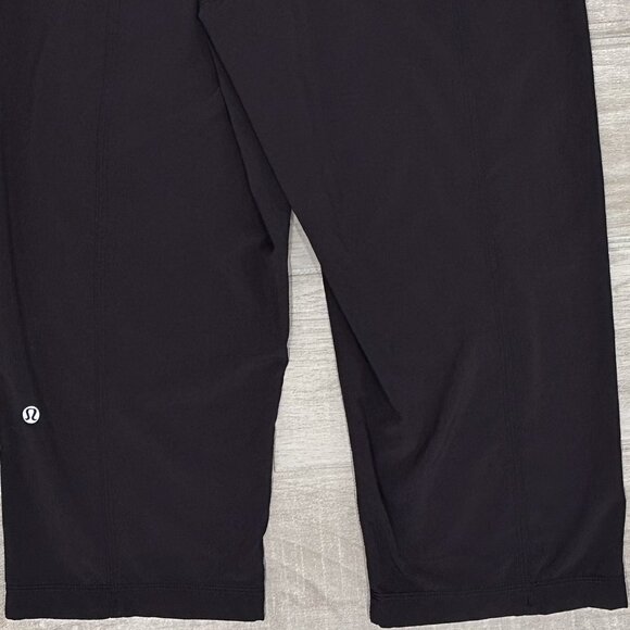 Lululemon Low-Rise Step Lively Lightweight Loose Crop Pants in Black Size 4 - Picture 11 of 16